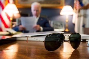 Joe_Bidens_aviators_in_2014.jpg
